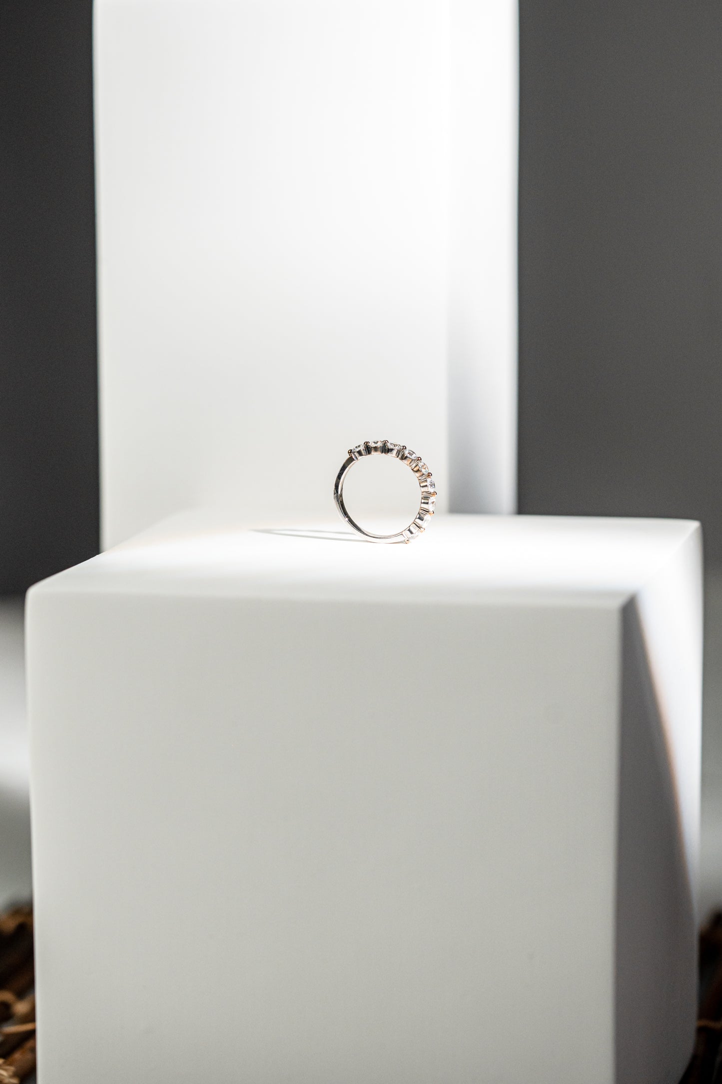 FisGold 永恆極簡 鑽⽯線戒 FisGold Minimalist Diamond Eternity Ring