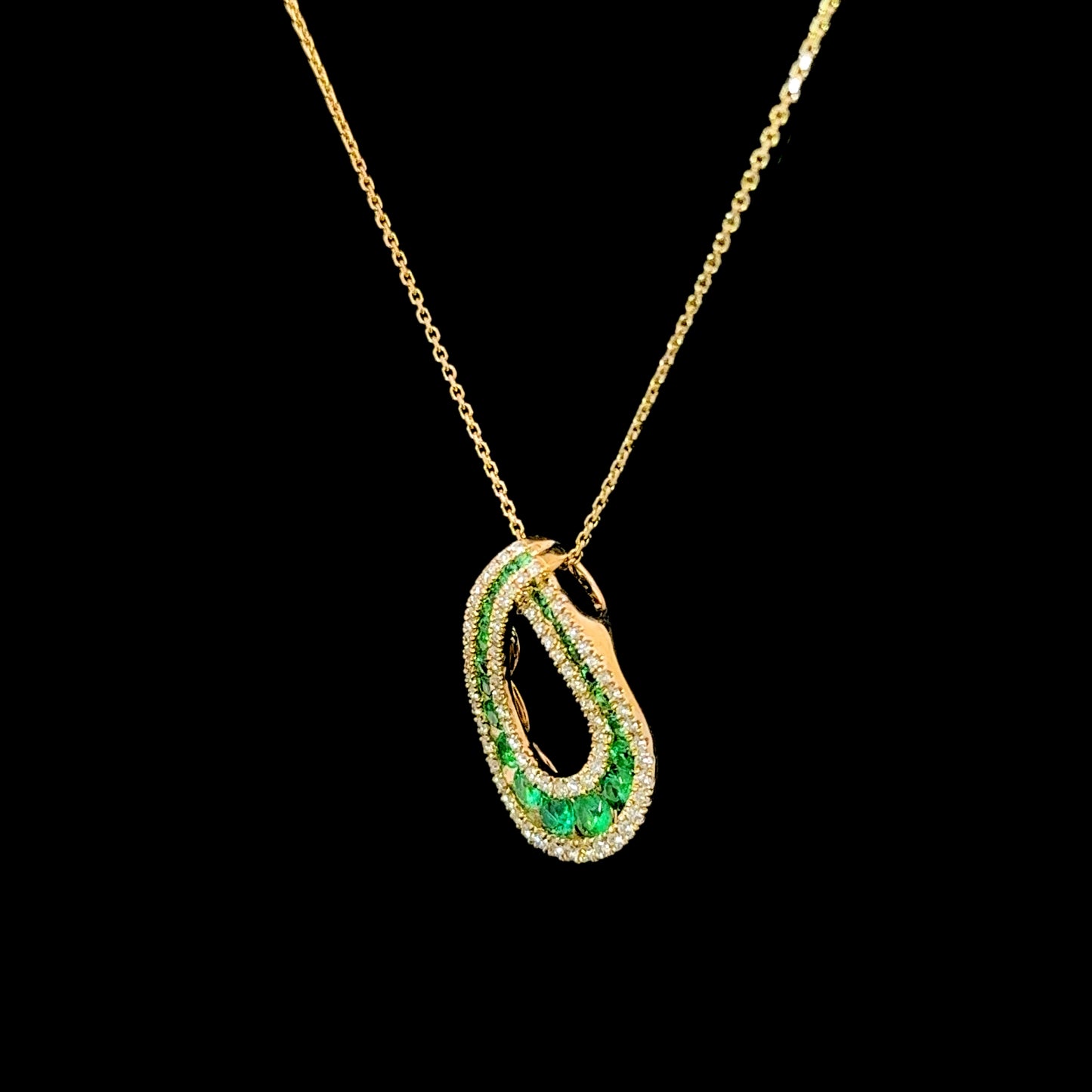 FisGold Jewelry 旗艦款「Blossom」系列 新月造型鑽石項鍊 Emerald Diamond Necklace