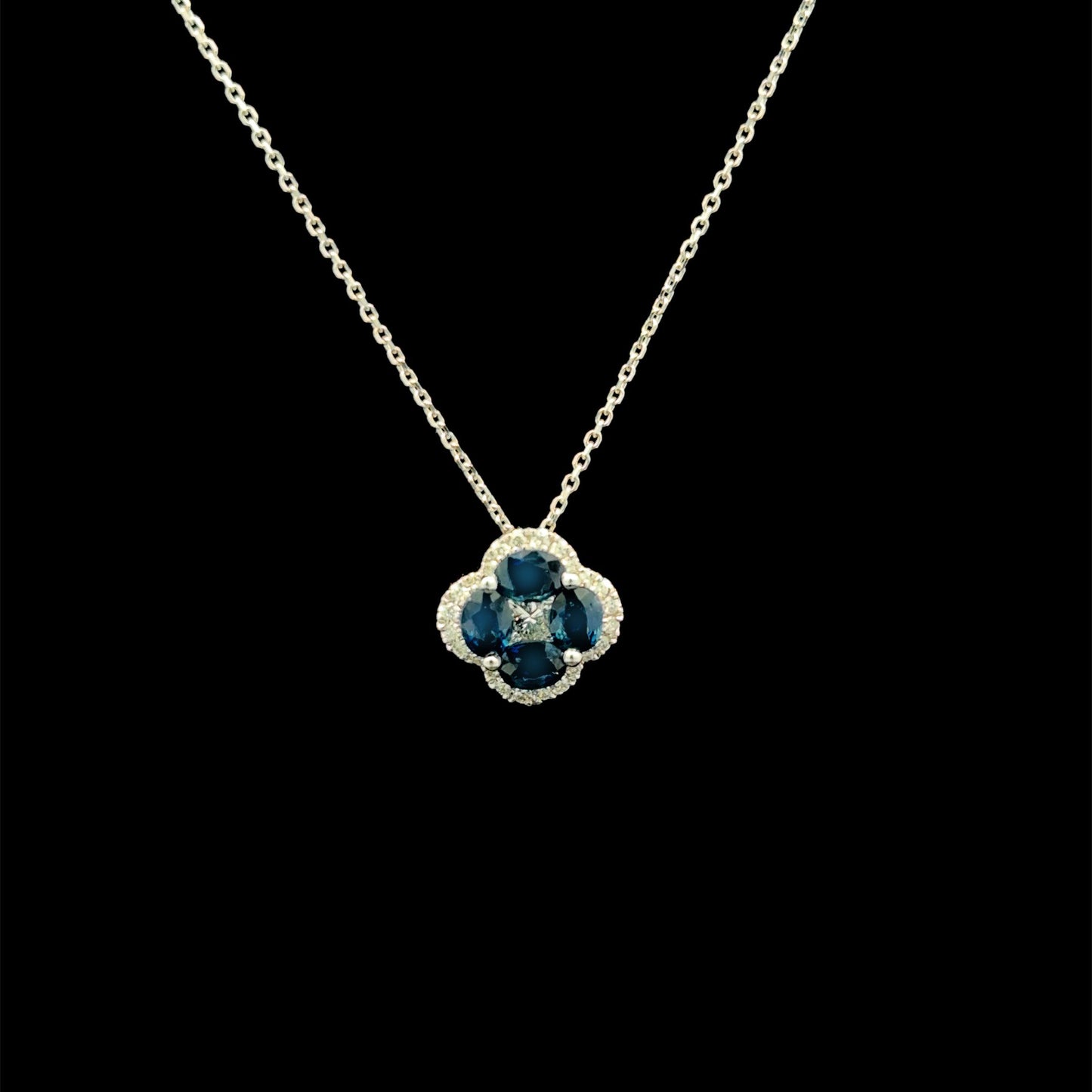 FisGold Jewelry 旗艦款「Blossom」系列 幸運草鑽石項鍊 Diamond Clover Necklace 1