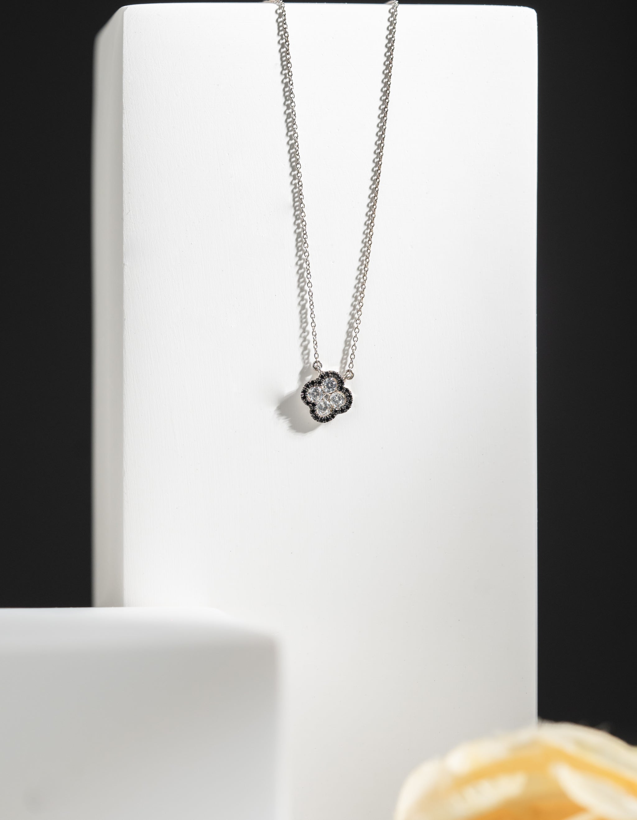 FisGold 幸運之葉 項鍊  FisGold Clover Charm Diamond Necklace