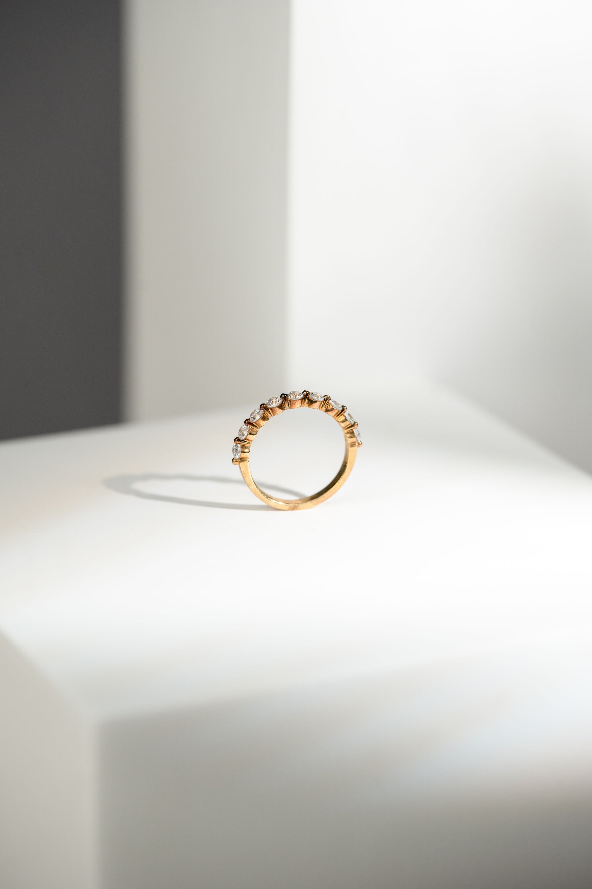 FisGold 晨曦之⾦ 鑽⽯線戒  FisGold Aurora Gold Diamond Eternity Ring