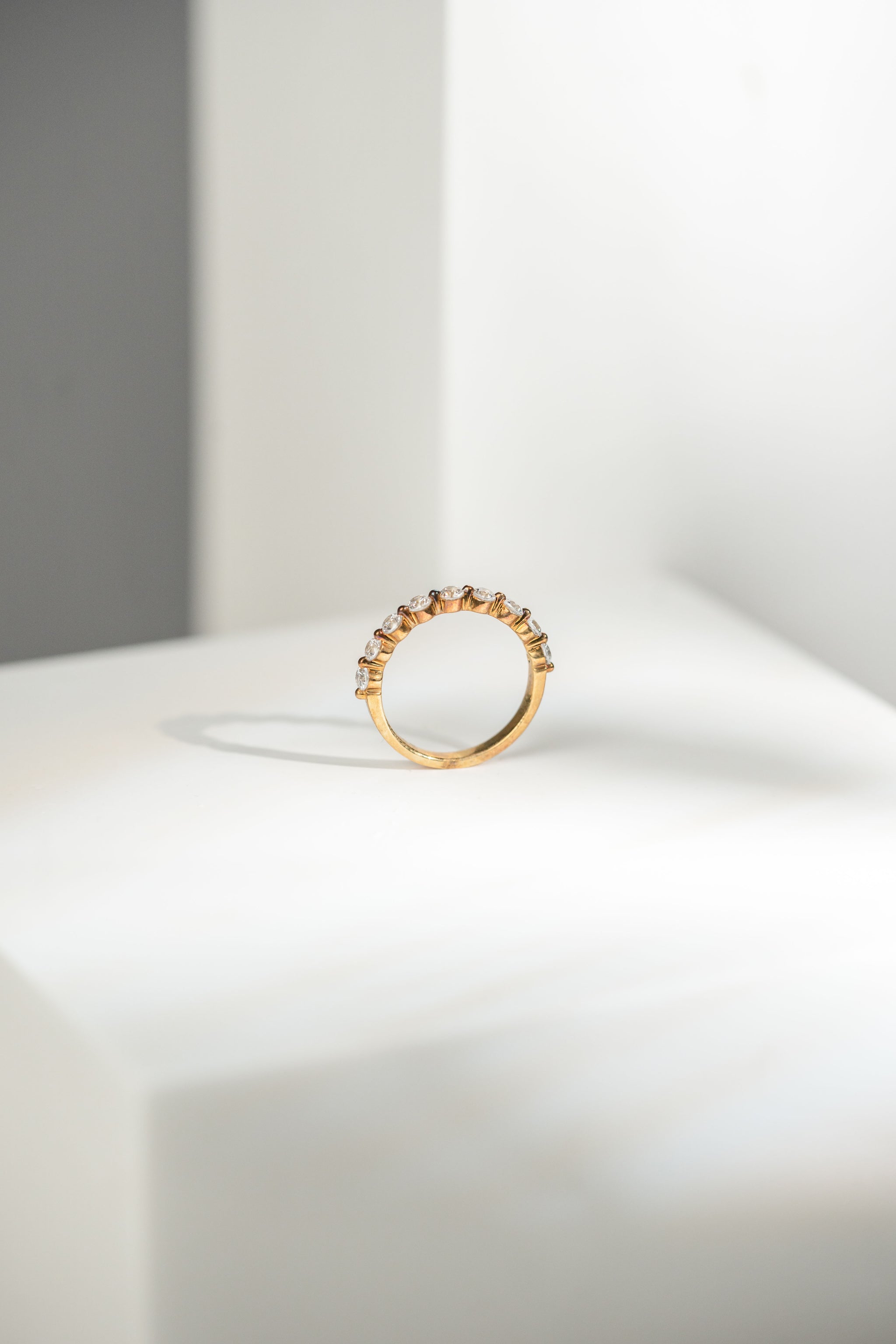 FisGold 晨曦之⾦ 鑽⽯線戒  FisGold Aurora Gold Diamond Eternity Ring