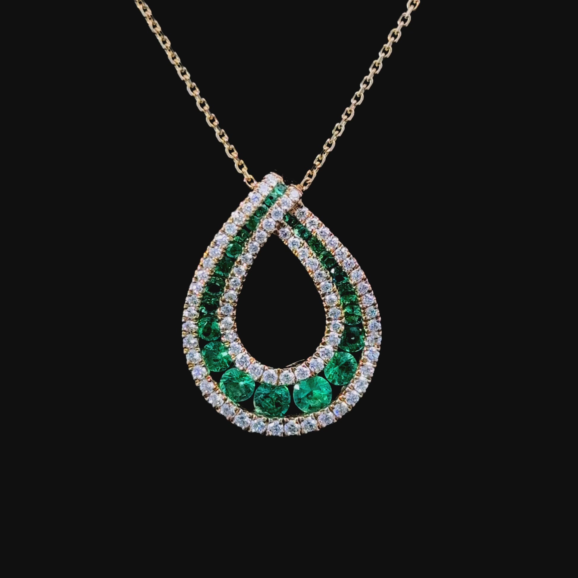 FisGold Jewelry 旗艦款「Blossom」系列 新月造型鑽石項鍊 Emerald Diamond Necklace